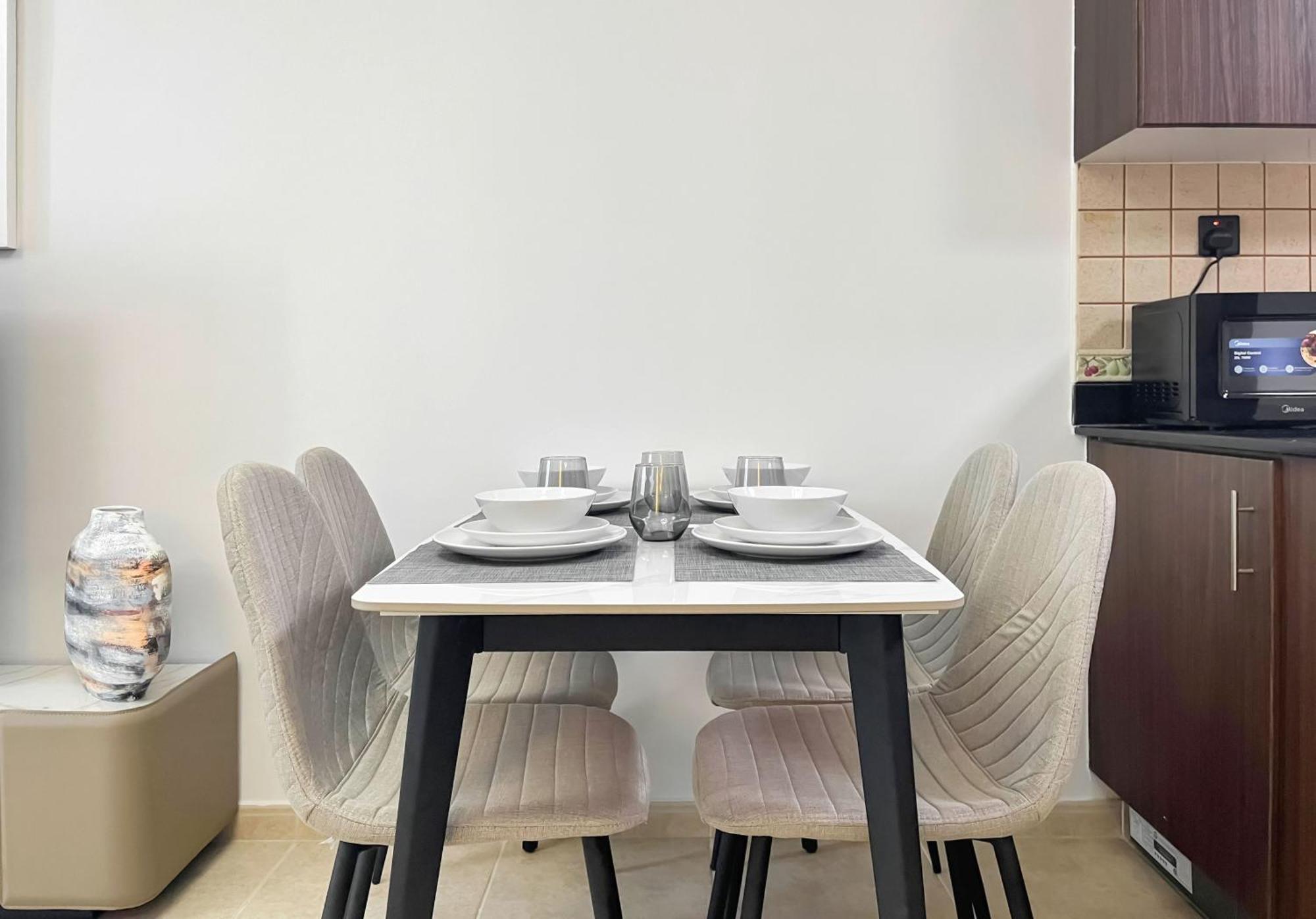Livbnb-high Rise 1br With Balcony Near Barasti Apartment Dubai