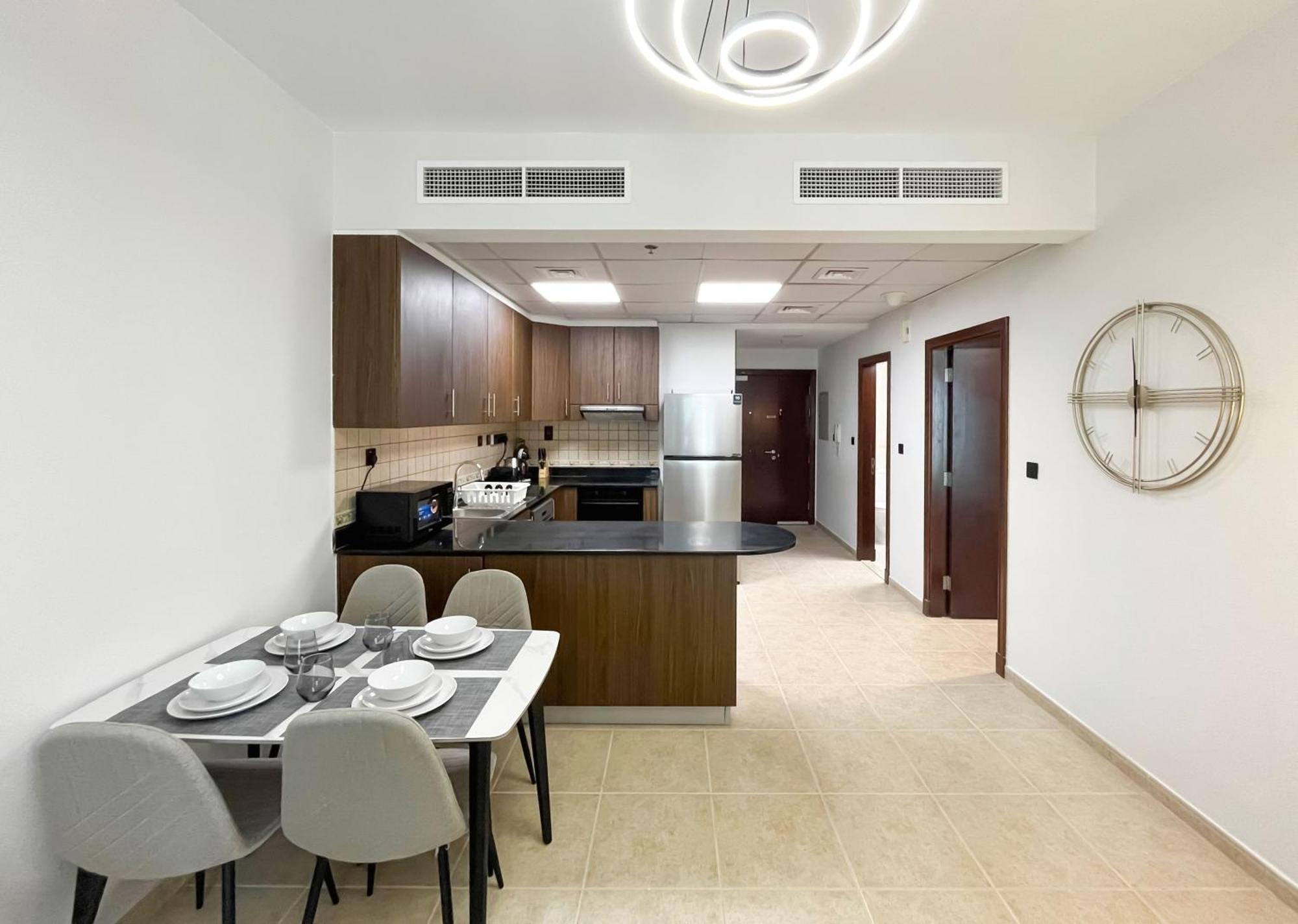 Livbnb-high Rise 1br With Balcony Near Barasti *