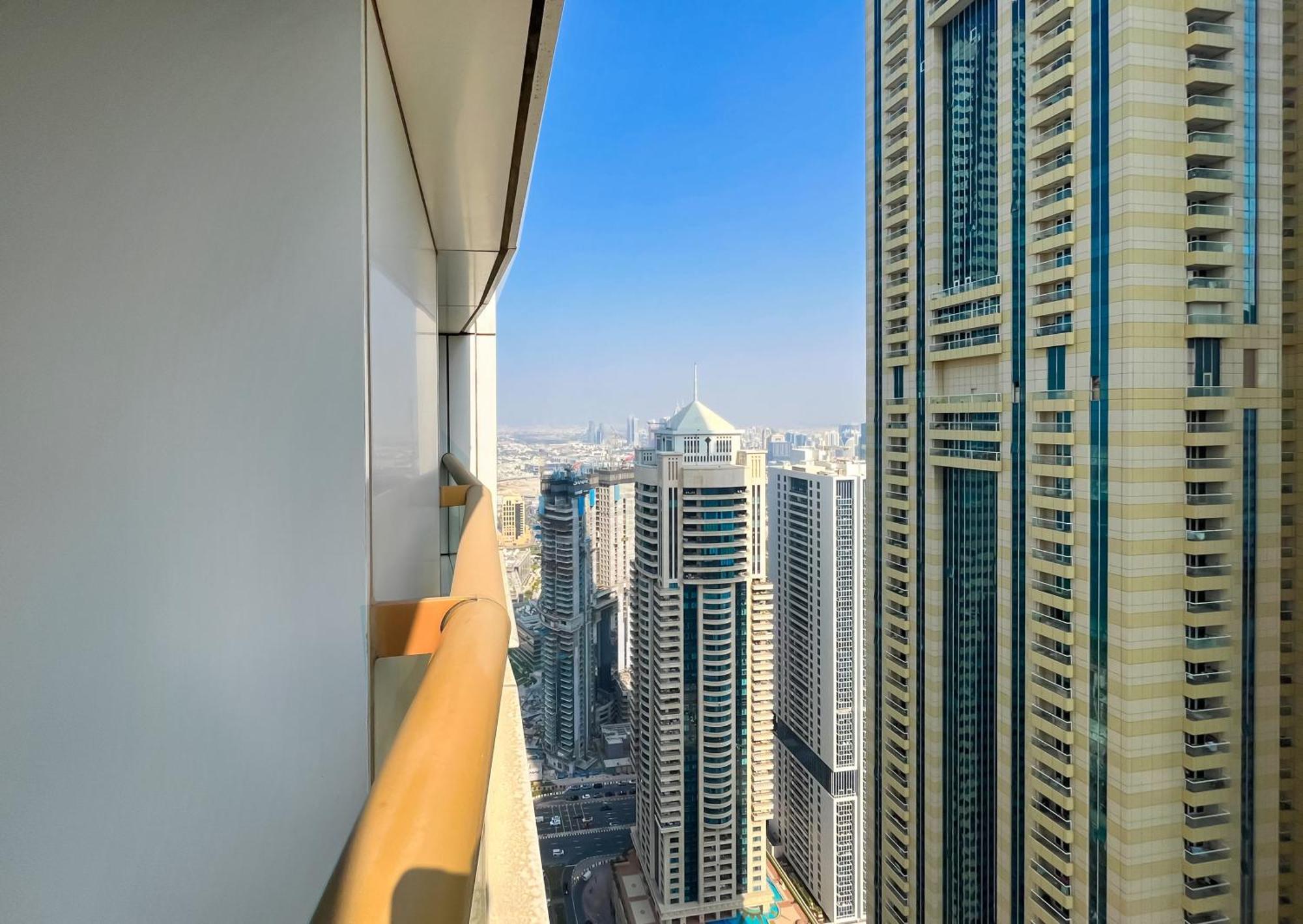 Livbnb-high Rise 1br With Balcony Near Barasti