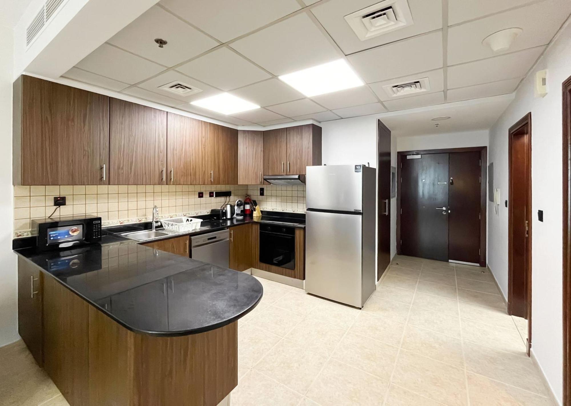 Livbnb-high Rise 1br With Balcony Near Barasti *