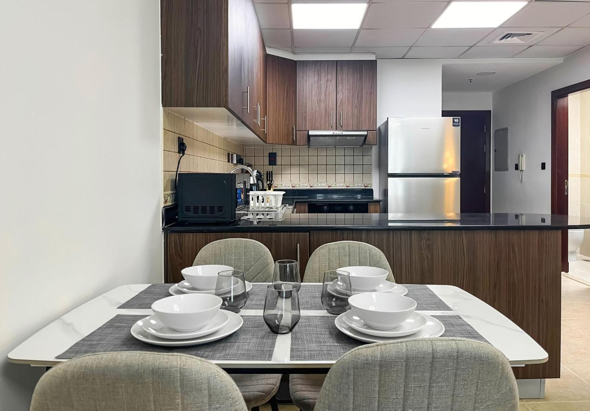 Livbnb-high Rise 1br With Balcony Near Barasti Apartment Dubai