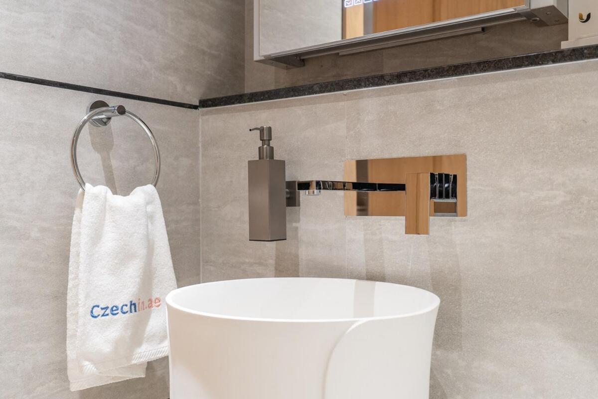 Modern By Czechin Jvc Prime Location Dubai