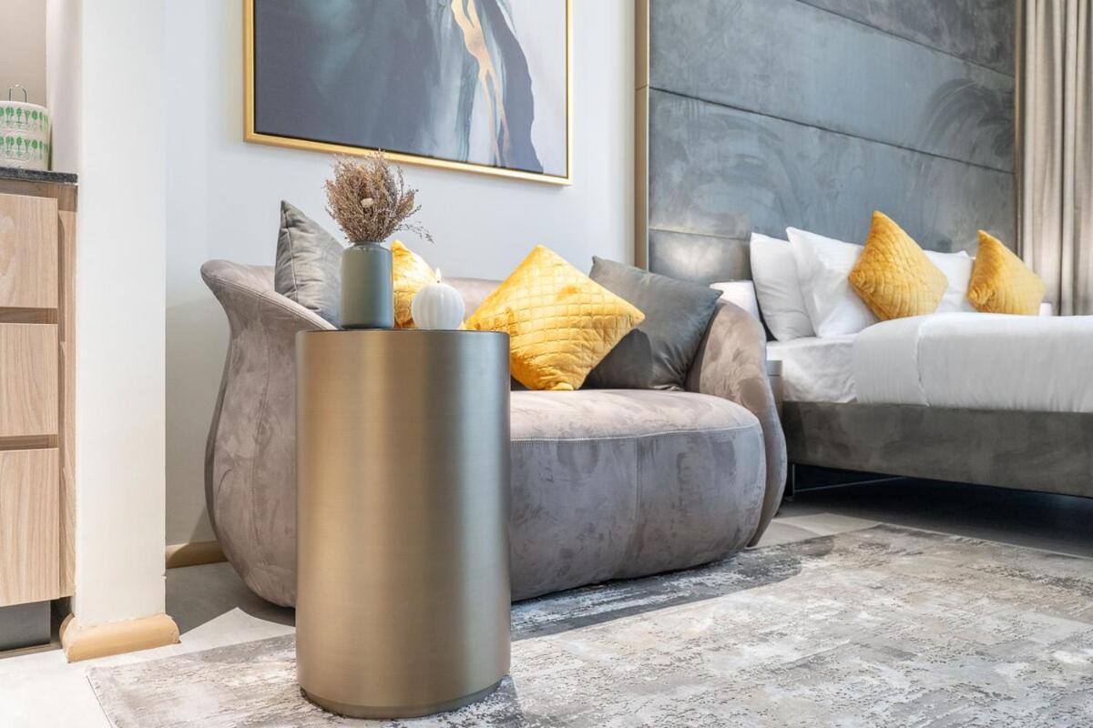 Modern By Czechin Jvc Prime Location Dubai