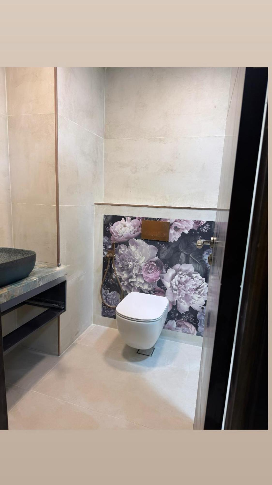 Intercontinental Marina Full Marina View With Balcony, Marina Mall, Large 1 Bedroom Apartment, Kitchen, 2 Toilets, 1 Parking, Swimming Pool And Gym Free Access, Paid Breakfast