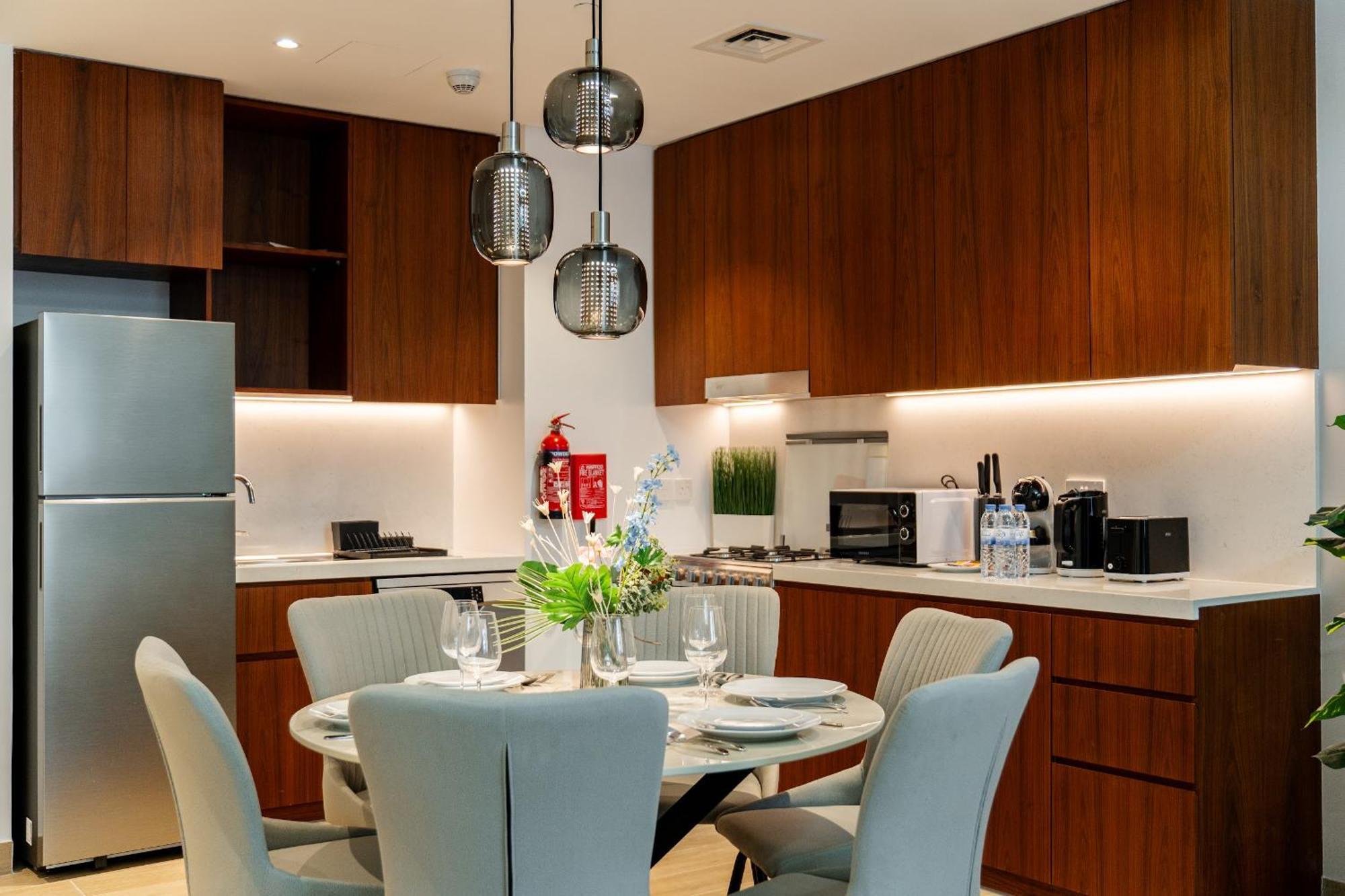 Wake Up To Yacht Views - 1br With Private Access & Baby Gear *