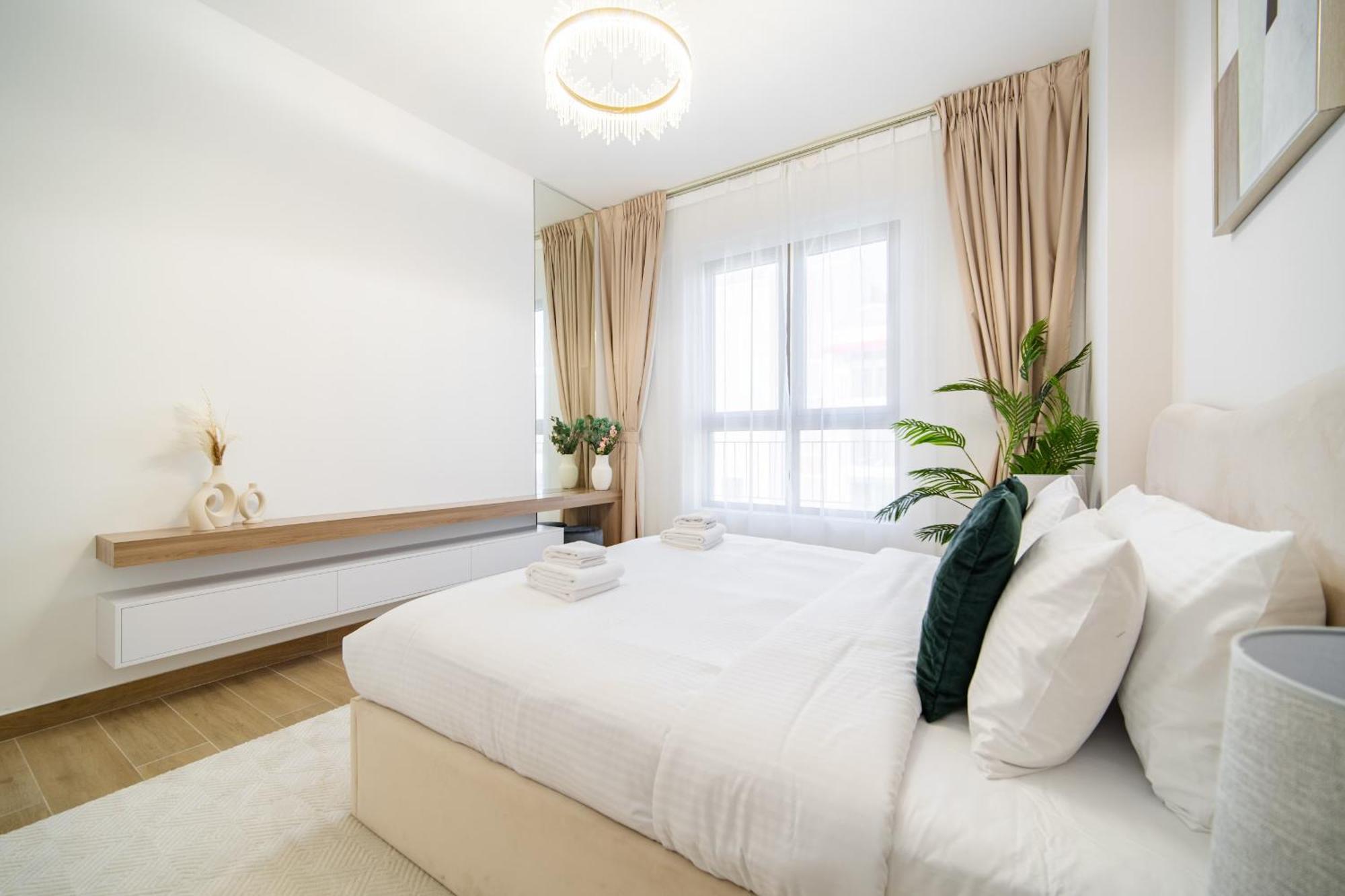 Apartment Wake Up To Yacht Views - 1br With Private Access & Baby Gear Dubai