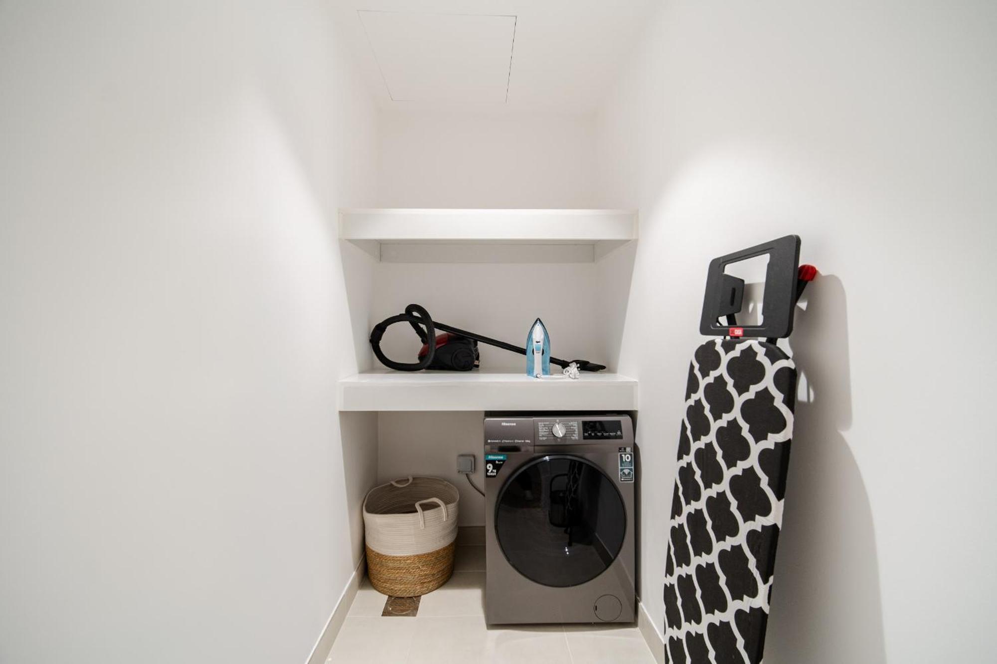 Wake Up To Yacht Views - 1br With Private Access & Baby Gear *