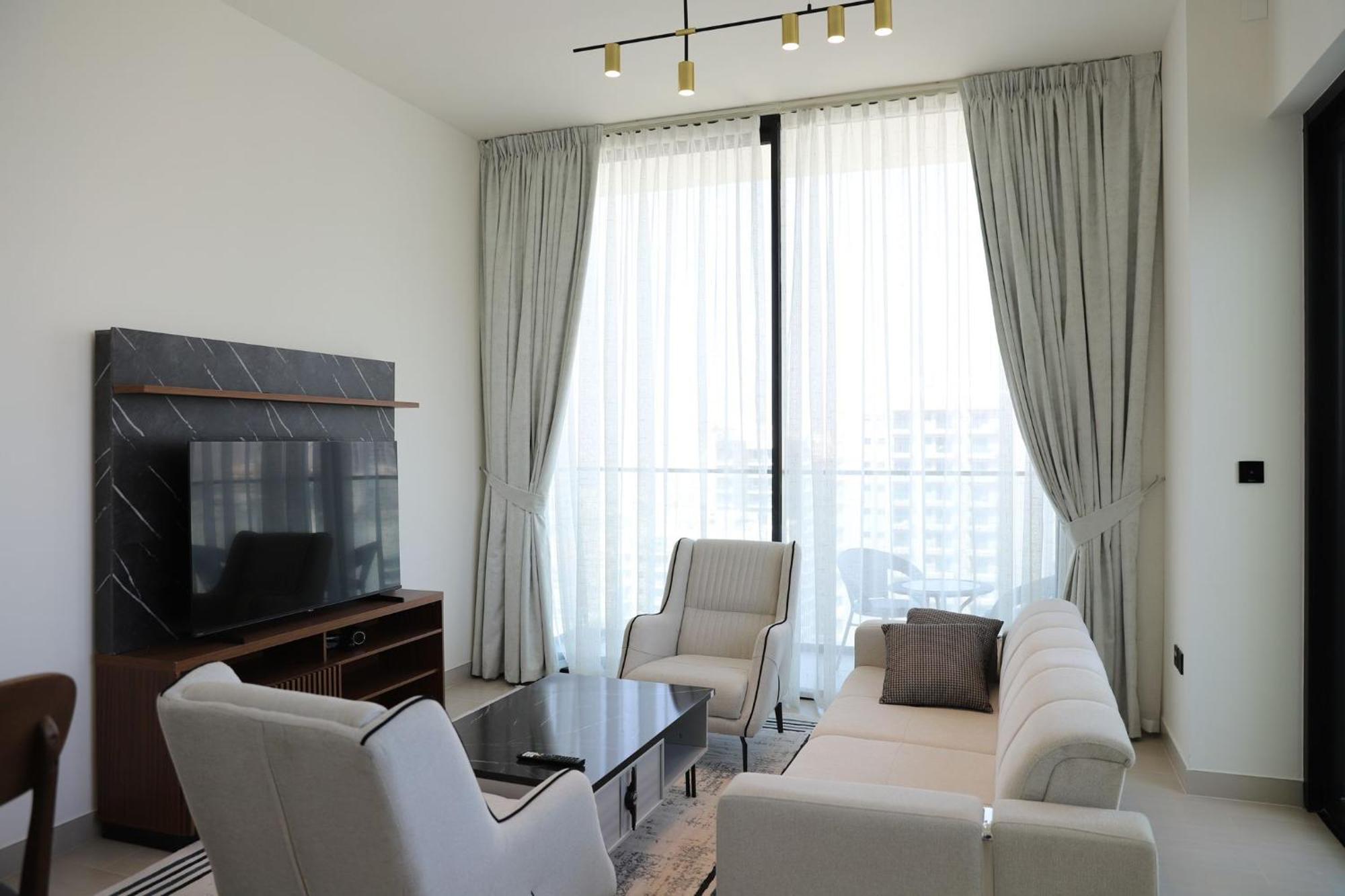Serene With Private Indoor Pool Dubai