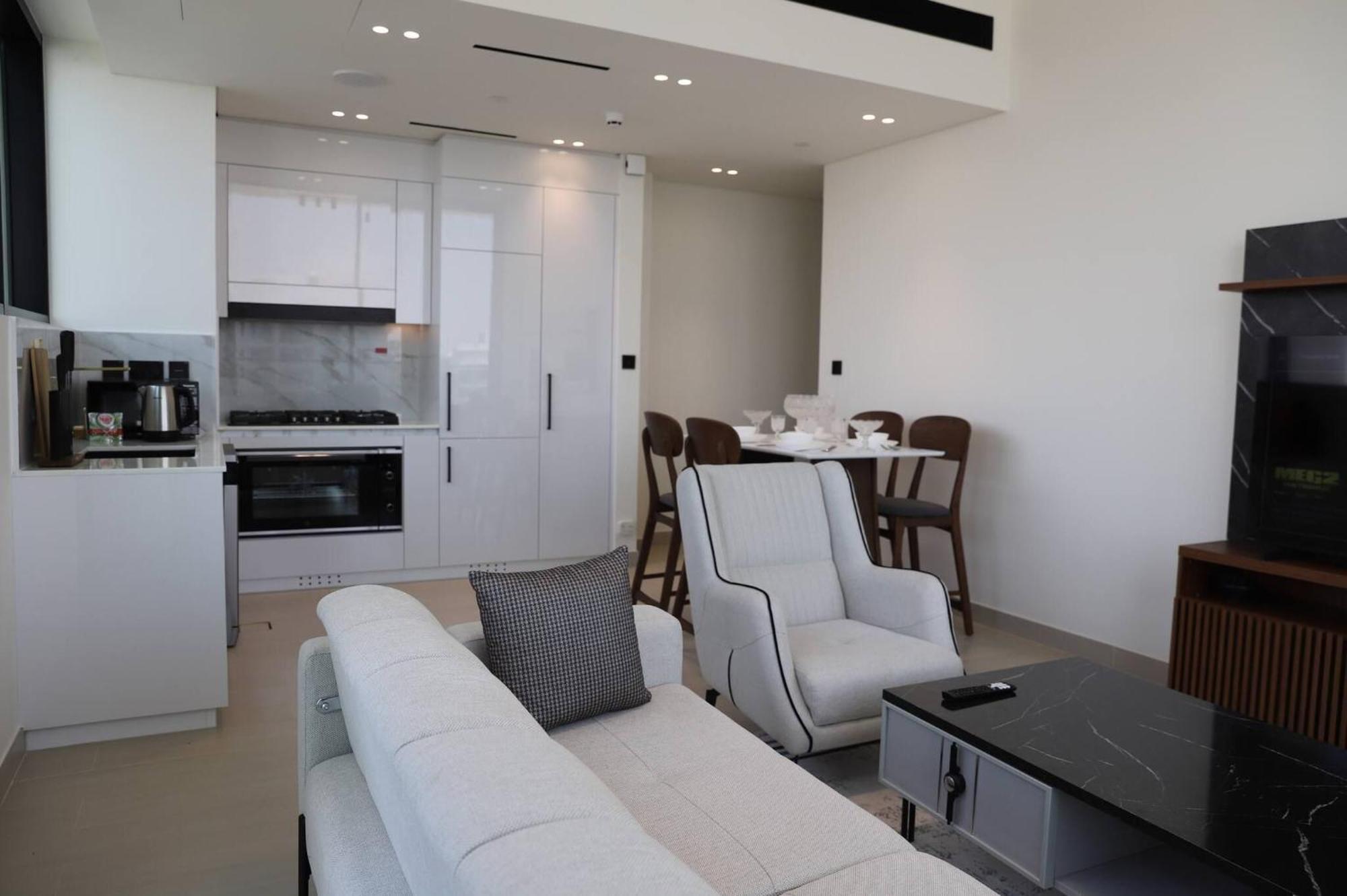 Serene With Private Indoor Pool Apartment Dubai