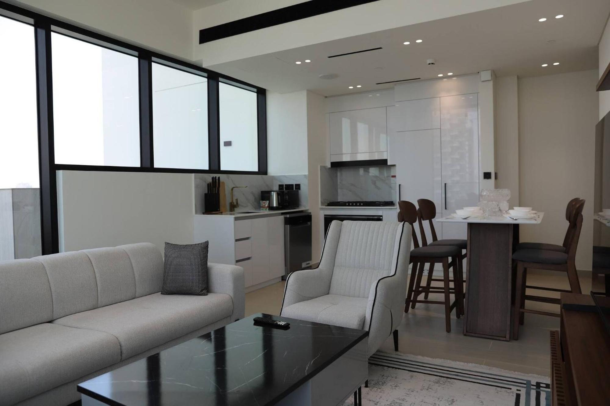 Serene With Private Indoor Pool Dubai