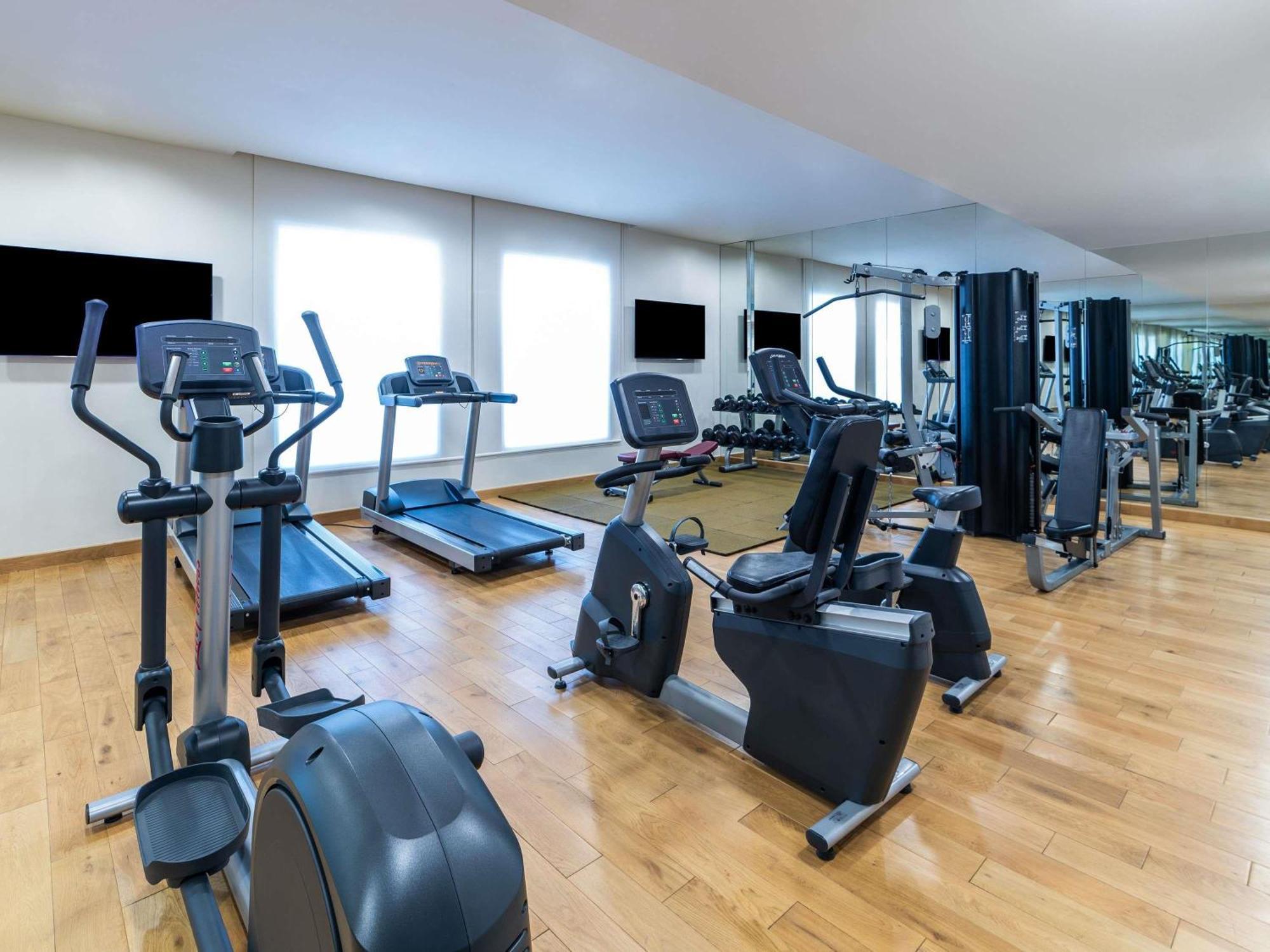 Ibis Styles Dragon Mart 3*