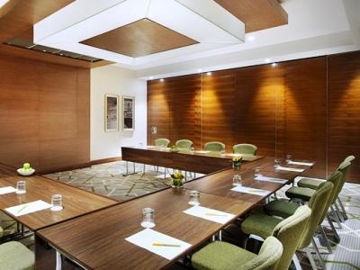 Hilton Garden Deira 4*