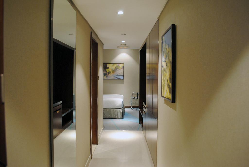 Hotel Versailles By Vieras 4*