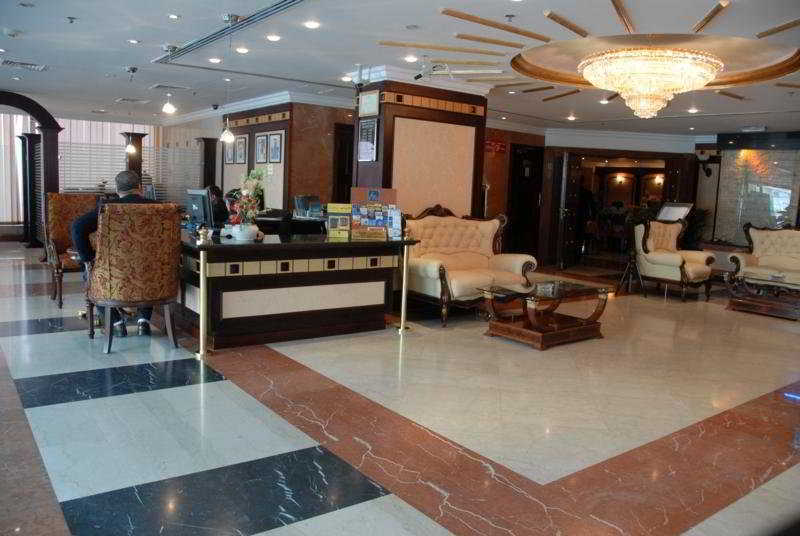 Hotel Versailles By Vieras