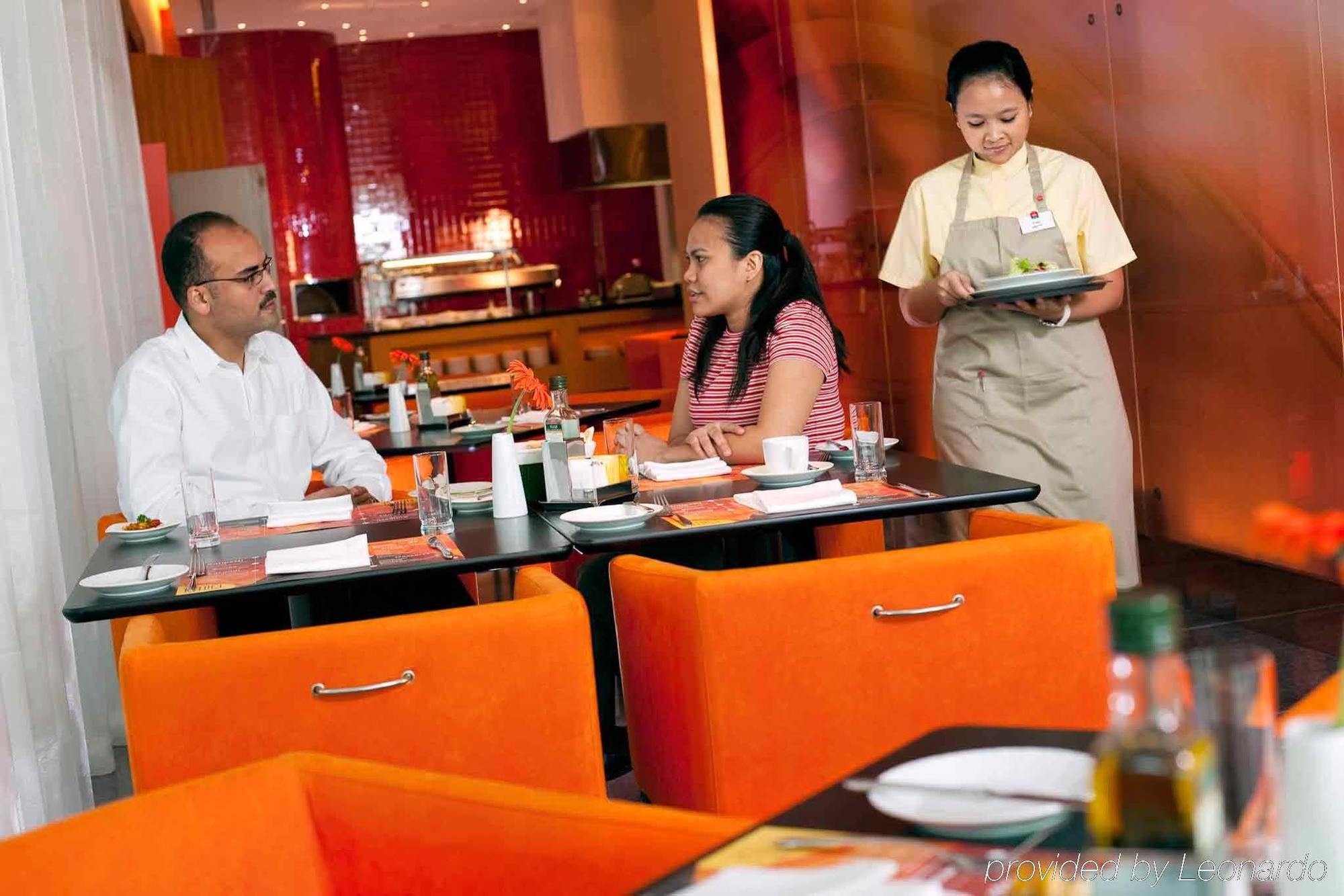 Novotel Mall Avenue 3* Dubai