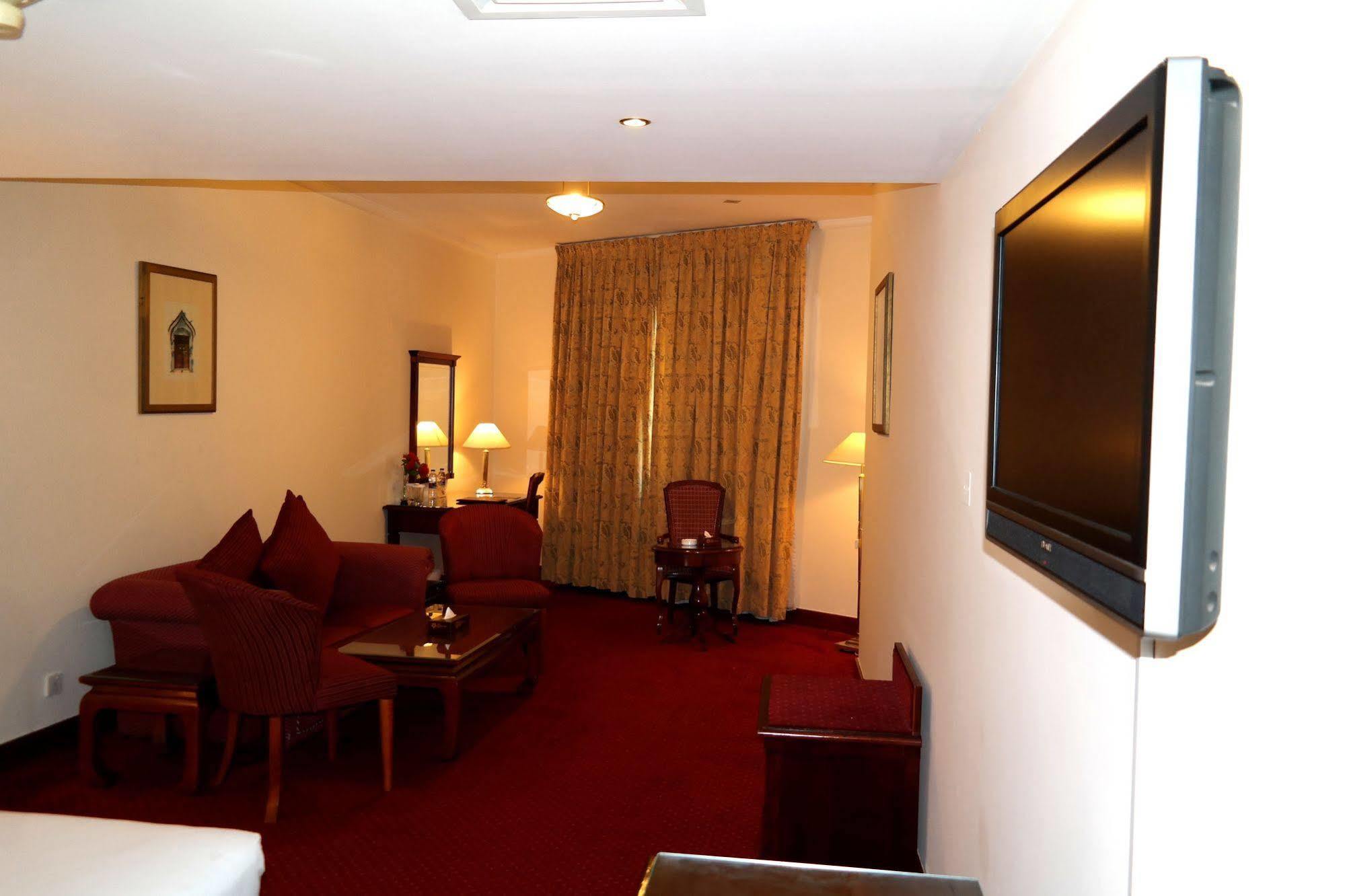 Hotel York International