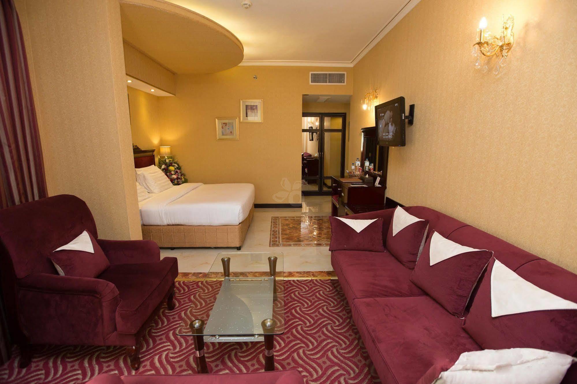 Comfort Deira Hotel 3*