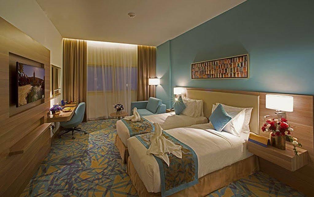 Hotel Mena Plaza Albarsha At The Mall