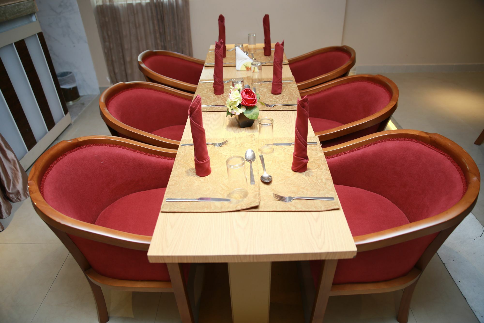 Versailles By Vieras Hotel 4*