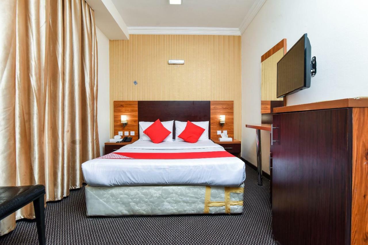 Central Paris Hotel *