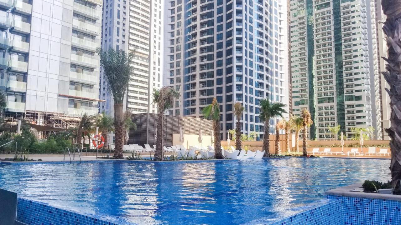 Apartment Luton Vacation Homes Marina Gate Tower 2
