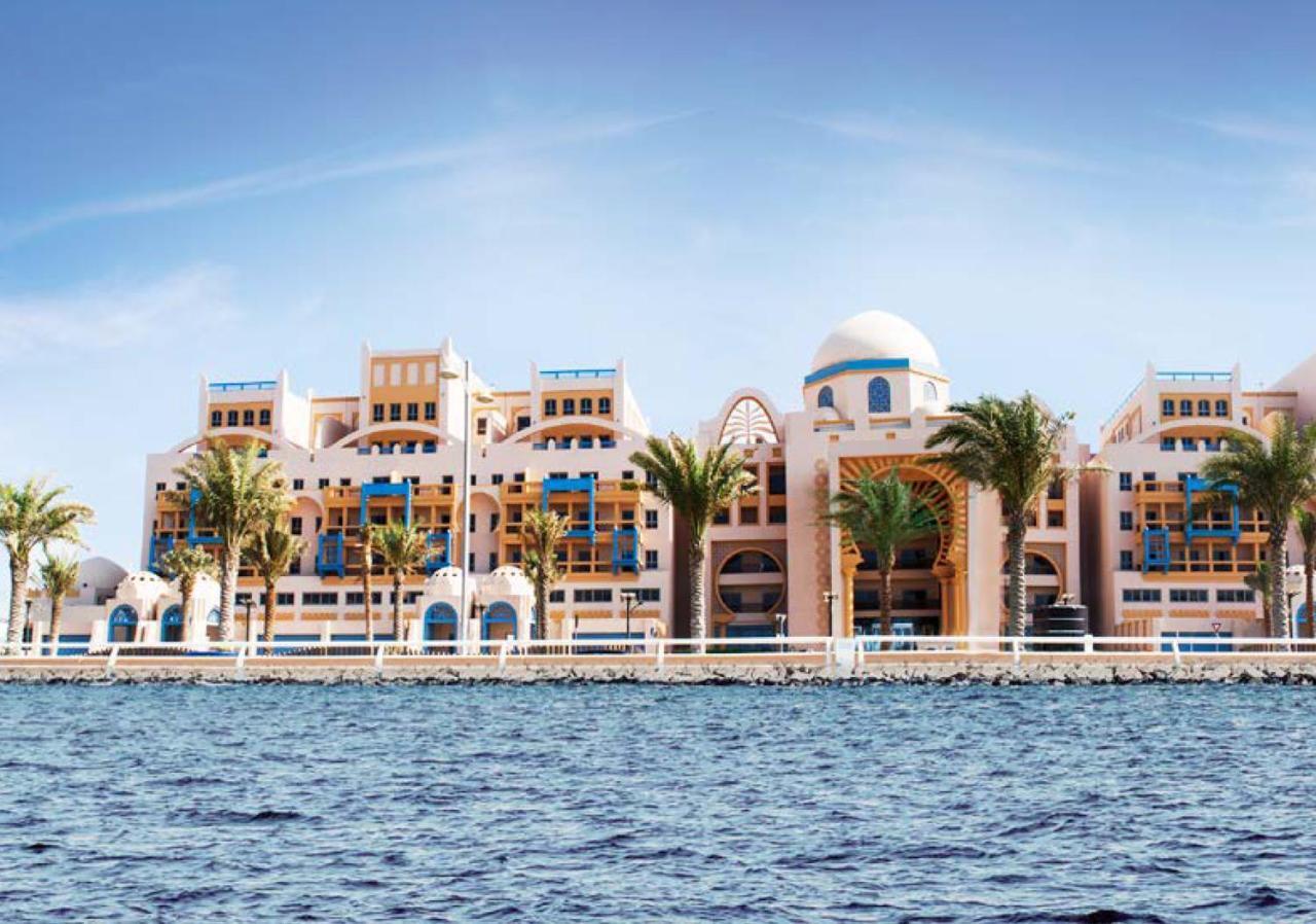 Globalstay At Palm Jumeirah Beachfront Paradise With Pool And Gym Apartment Dubai